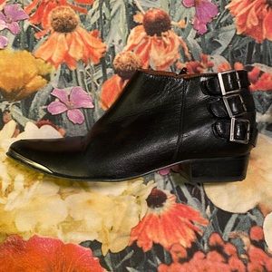 SixtySeven “Enrica” black booties.